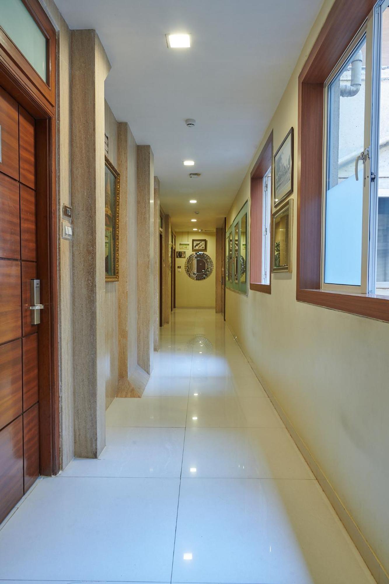 Bentley Hotel Marine Drive Mumbai Ngoại thất bức ảnh