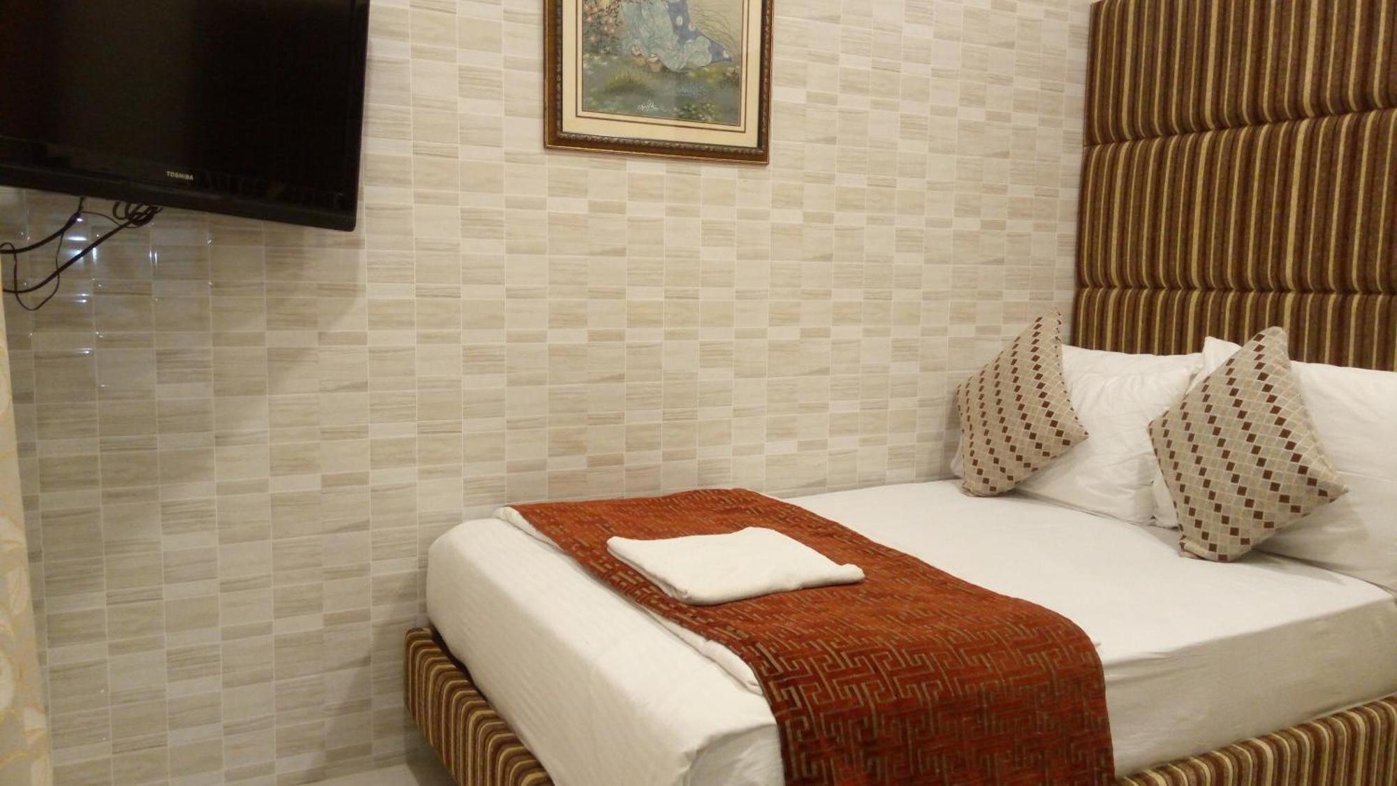 Bentley Hotel Marine Drive Mumbai Ngoại thất bức ảnh