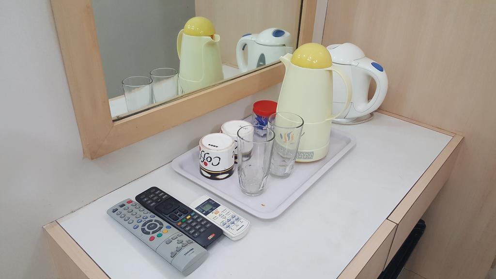 Bentley Hotel Marine Drive Mumbai Ngoại thất bức ảnh