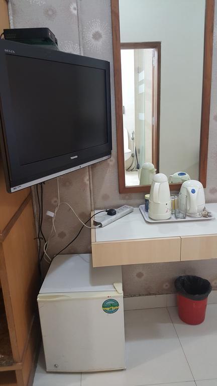Bentley Hotel Marine Drive Mumbai Ngoại thất bức ảnh