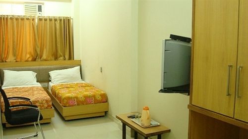 Bentley Hotel Marine Drive Mumbai Ngoại thất bức ảnh